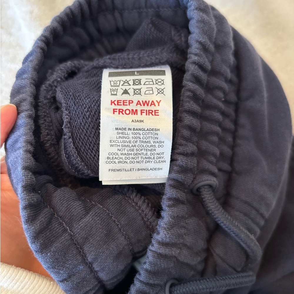 Gymshark Joggers Sweatpants, Navy, Men’s Size Large, back pocket, 100% cotton - Picture 6 of 6